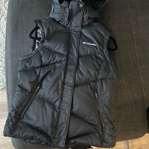 Columbia omni shield puffy vest black size medium